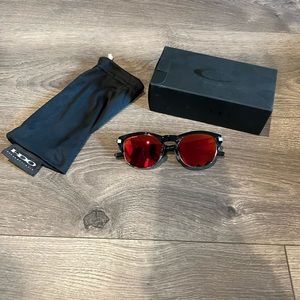Oakley Latch